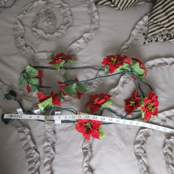 illuminated silk poinsettia garland - Picture 2 of 3